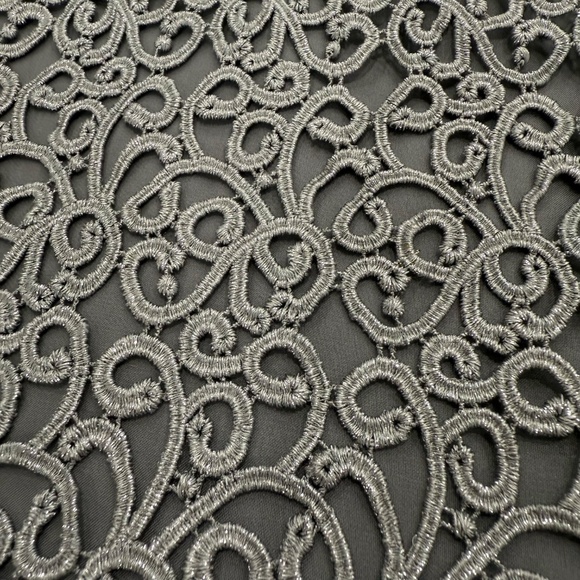 Anne Klein Silver Metallic Lace Cocktail Dress. Sweetheart Neckline. Size 10. - Picture 5 of 12